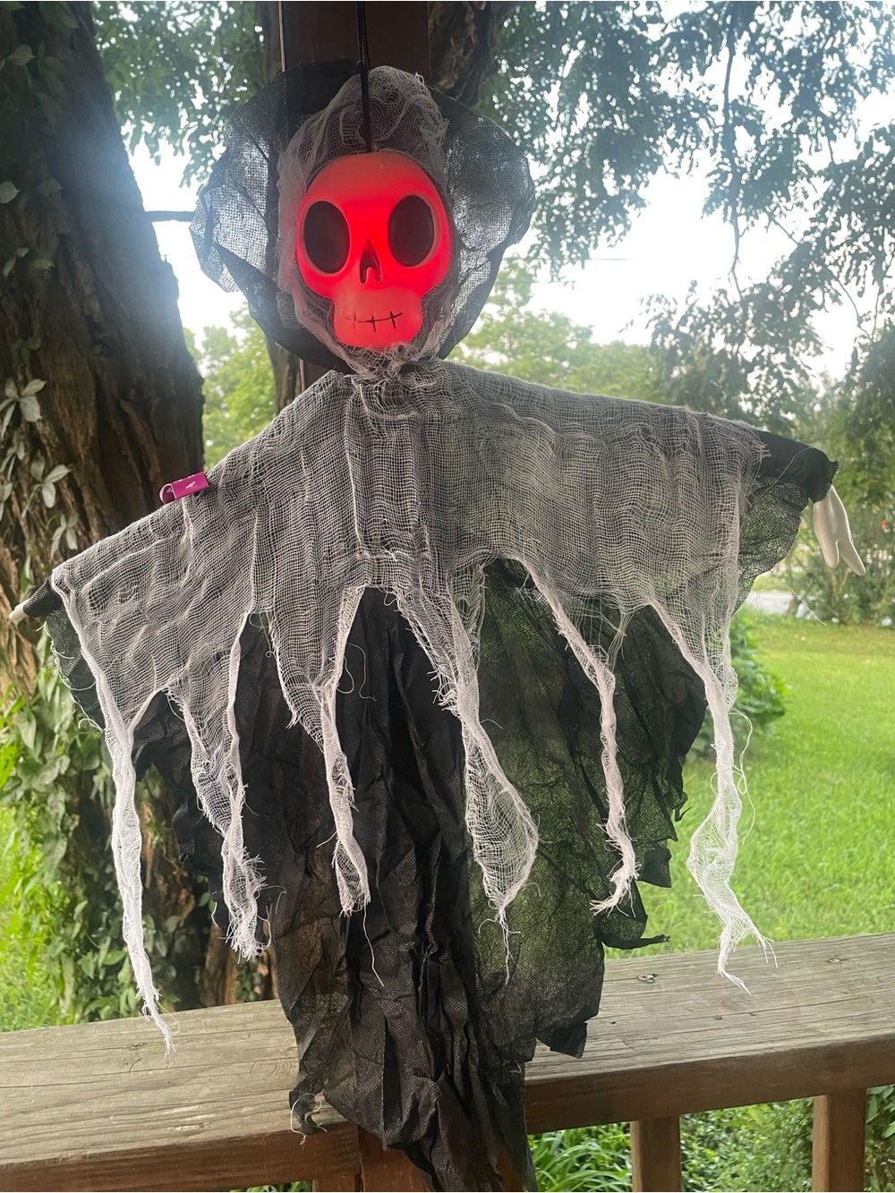Halloween Light Up Skull Spooky Decoration
